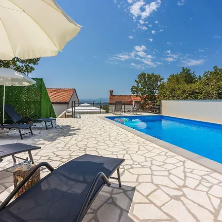 Einzigartige Mit Privatpool, Meerblick, Trampolin, Bikes Und Viele Wanderwege In Der Gegend Vakantiehuis
