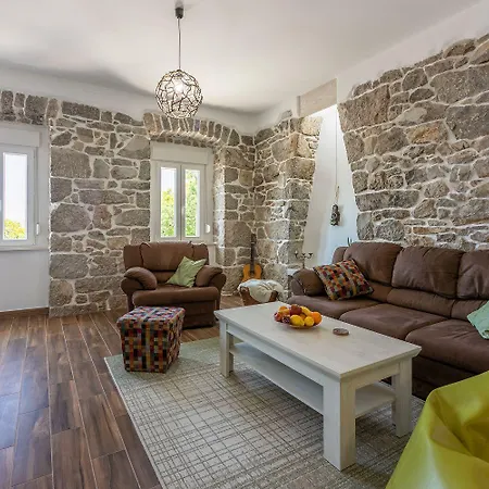 Vakantiehuis Einzigartige Mit Privatpool, Meerblick, Trampolin, Bikes Und Viele Wanderwege In Der Gegend