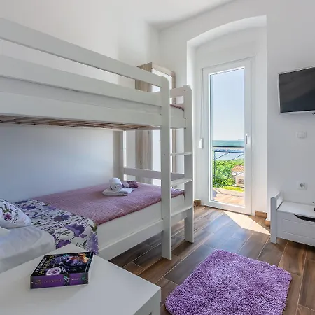 Einzigartige Mit Privatpool, Meerblick, Trampolin, Bikes Und Viele Wanderwege In Der Gegend Vakantiehuis *
