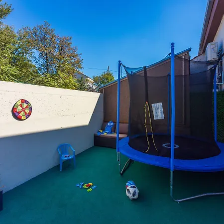 Vakantiehuis Einzigartige Mit Privatpool, Meerblick, Trampolin, Bikes Und Viele Wanderwege In Der Gegend