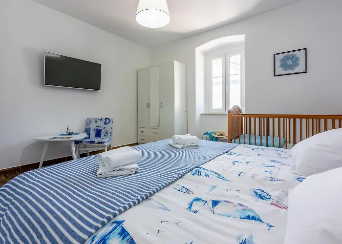 Einzigartige Mit Privatpool, Meerblick, Trampolin, Bikes Und Viele Wanderwege In Der Gegend Vakantiehuis Jadranovo