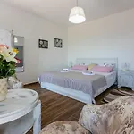 Einzigartige Mit Privatpool, Meerblick, Trampolin, Bikes Und Viele Wanderwege In Der Gegend Jadranovo