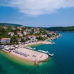 Einzigartige Mit Privatpool, Meerblick, Trampolin, Bikes Und Viele Wanderwege In Der Gegend Jadranovo
